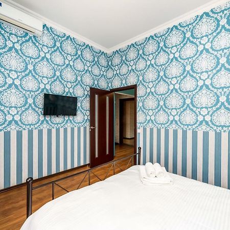 Stylish Apartment With A Balcony Overlooking The Park 오데사 외부 사진