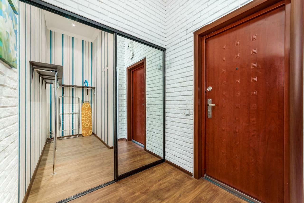 Stylish Apartment With A Balcony Overlooking The Park 오데사 외부 사진