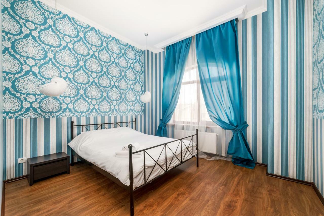 Stylish Apartment With A Balcony Overlooking The Park 오데사 외부 사진